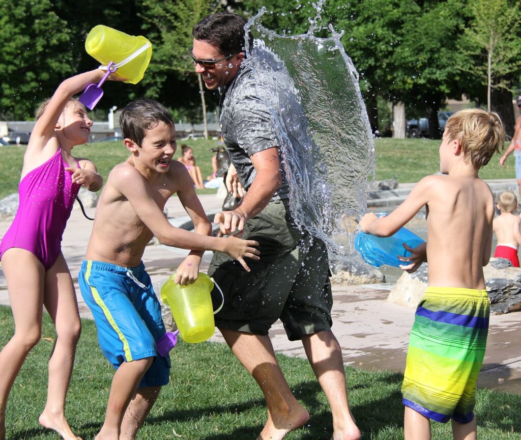 water fight, children, water-442257.jpg